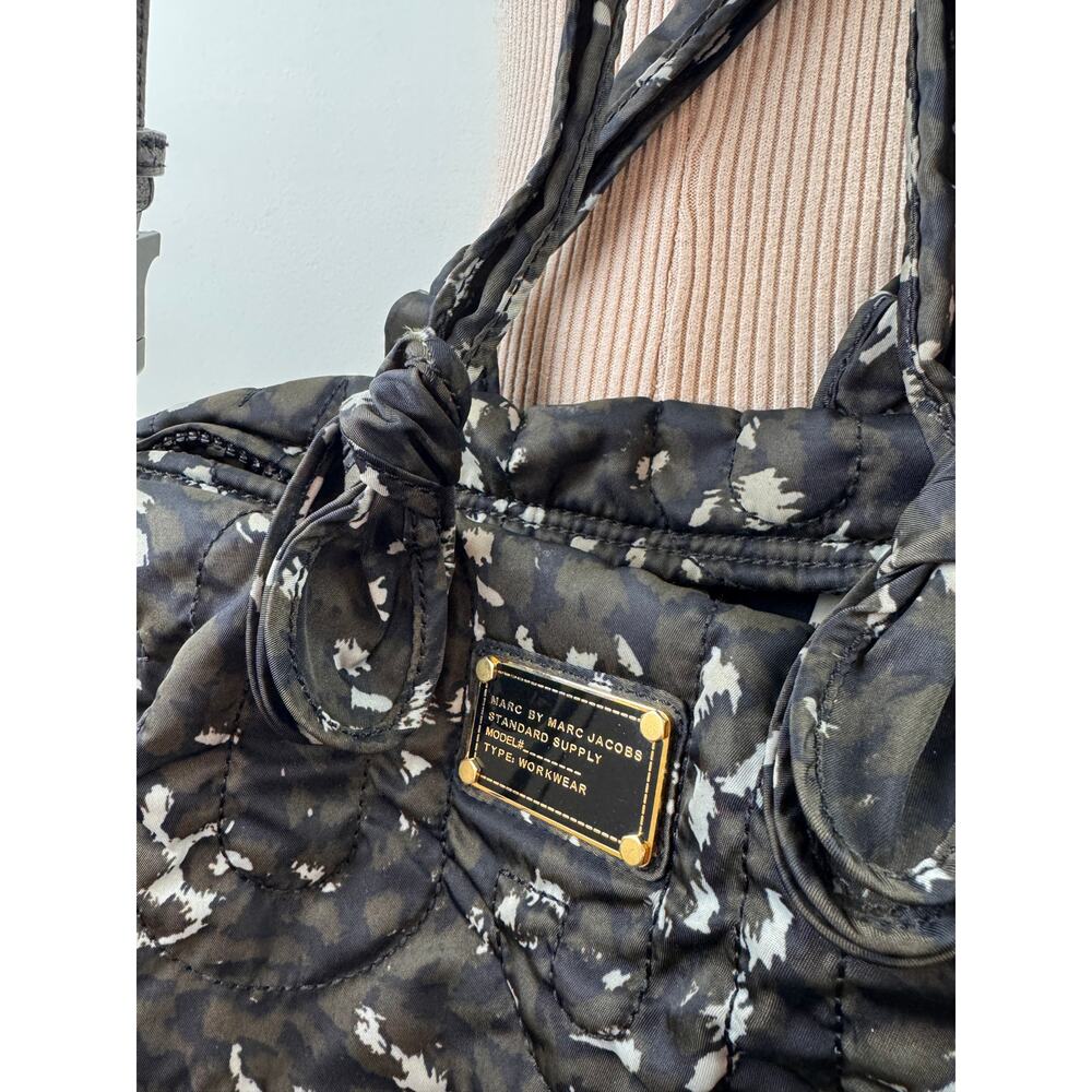 Marc By Marc Jacobs Handbag Black Gray Camo Double Handle Shoulder Barrel Bag - Picture 5 of 9